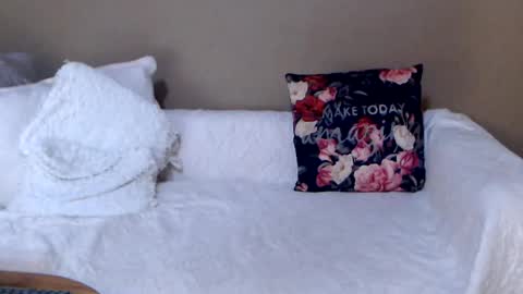 izabell online show from 04/23/26, 02:08