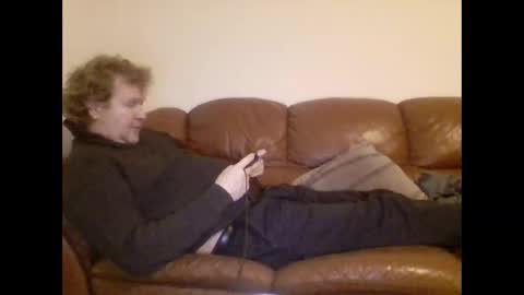 Snapshot of redlols chatting on 12/30/24, 01:04 redlols online show from 12/30/24, 01:04