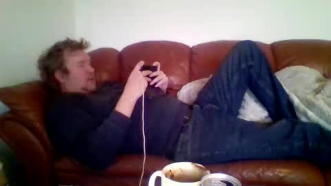 Snapshot of redlols chatting on 11/08/25, 11:32 redlols online show from 11/08/25, 11:32