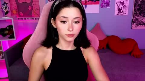 Snapshot of redmidnight_ chatting on 05/02/26, 08:36 Kiara online show from 05/02/26, 08:36