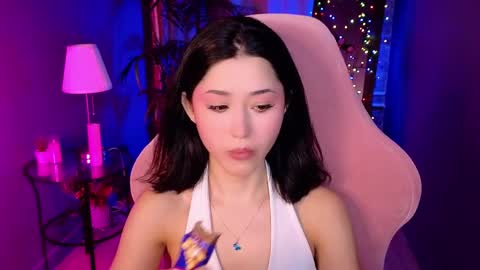 Snapshot of redmidnight_ chatting on 05/20/26, 09:43 Kiara online show from 05/20/26, 09:43