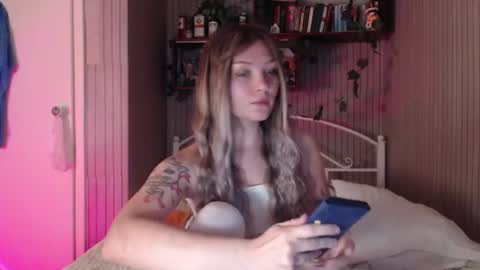 Snapshot of redmoonhead chatting on 07/07/26, 11:03 Ana online show from 07/07/26, 11:03