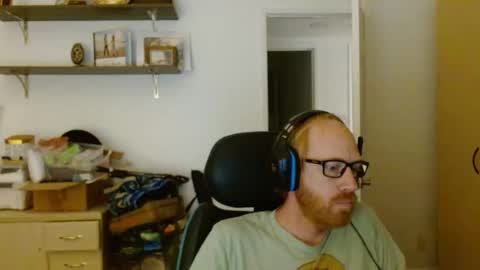 redrob57 online show from 11/18/25, 04:39