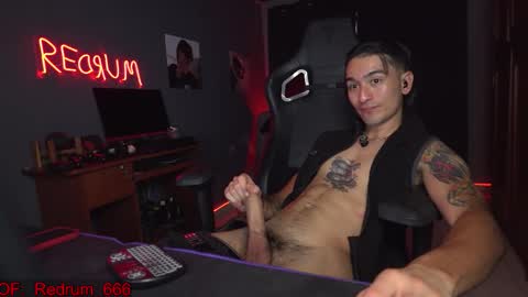 Snapshot of redrum_696 chatting on 11/27/25, 08:44 Red online show from 11/27/25, 08:44