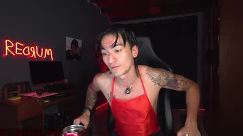 Snapshot of redrum_696 chatting on 12/16/25, 05:40 Red online show from 12/16/25, 05:40