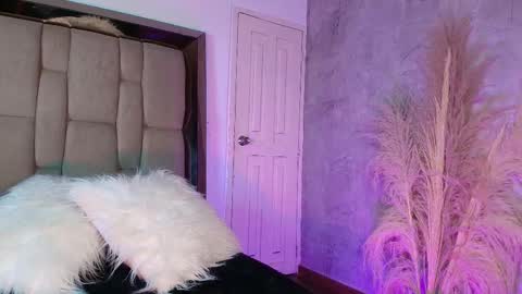 Snapshot of reds_velvet chatting on 02/20/26, 03:36 RED VELVET online show from 02/20/26, 03:36