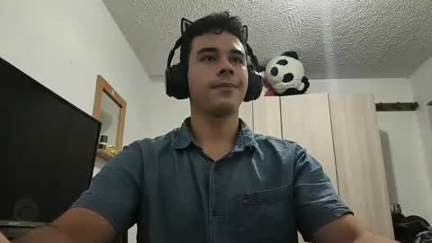 Snapshot of redsoul951869 chatting on 10/04/25, 05:49 RedsoulReaver online show from 10/04/25, 05:49