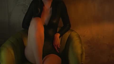 Red online show from 10/12/25, 07:24