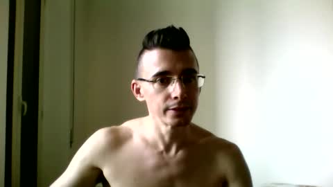 redstep0 online show from 09/12/25, 12:05