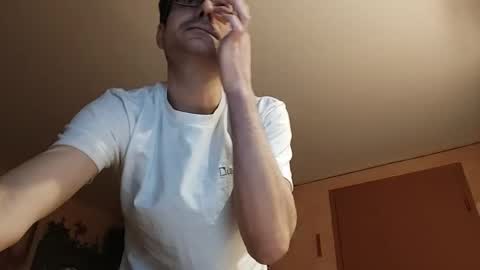 Snapshot of reeds44 chatting on 02/17/26, 08:04 reeds44 online show from 02/17/26, 08:04