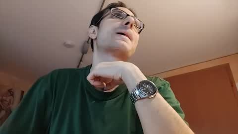 Snapshot of reeds44 chatting on 02/22/26, 03:10 reeds44 online show from 02/22/26, 03:10