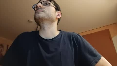 Snapshot of reeds44 chatting on 03/01/26, 08:33 reeds44 online show from 03/01/26, 08:33