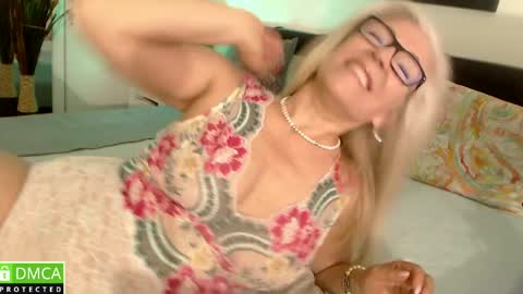 Reeya online show from 05/07/26, 03:01
