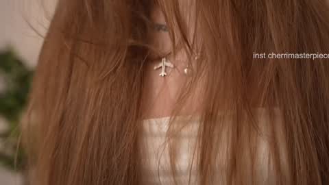 Snapshot of refined_style chatting on 12/16/24, 02:36 JessyinCherri yang online show from 12/16/24, 02:36