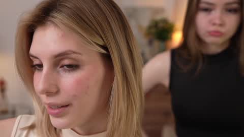 Snapshot of refined_style chatting on 12/28/24, 01:49 JessyinCherri yang online show from 12/28/24, 01:49