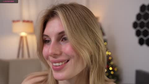 Snapshot of refined_style chatting on 12/30/24, 07:37 JessyinCherri yang online show from 12/30/24, 07:37