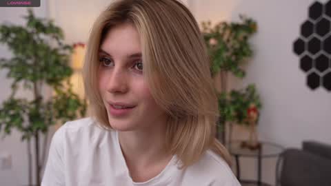 Snapshot of refined_style chatting on 01/16/25, 10:21 JessyinCherri yang online show from 01/16/25, 10:21