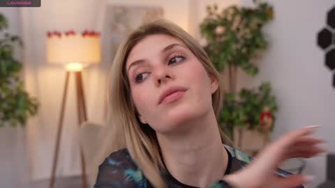 Snapshot of refined_style chatting on 01/18/25, 07:07 JessyinCherri yang online show from 01/18/25, 07:07