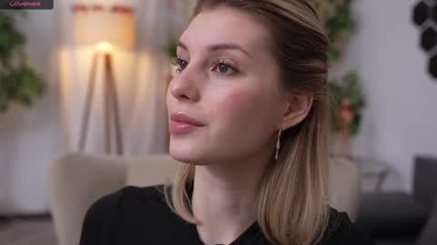 Snapshot of refined_style chatting on 02/09/25, 07:05 JessyinCherri yang online show from 02/09/25, 07:05