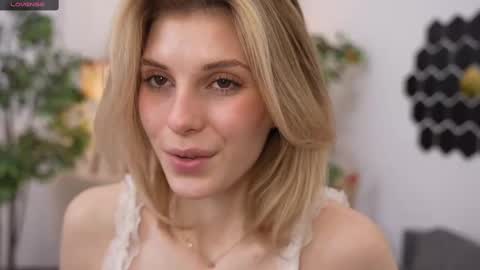 Snapshot of refined_style chatting on 02/13/25, 01:26 JessyinCherri yang online show from 02/13/25, 01:26