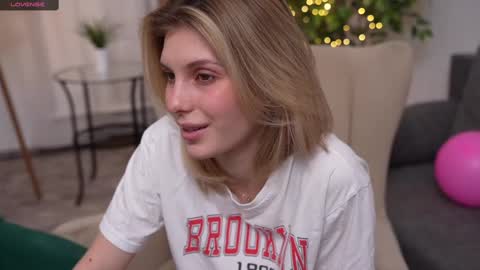 Snapshot of refined_style chatting on 02/16/25, 10:21 JessyinCherri yang online show from 02/16/25, 10:21