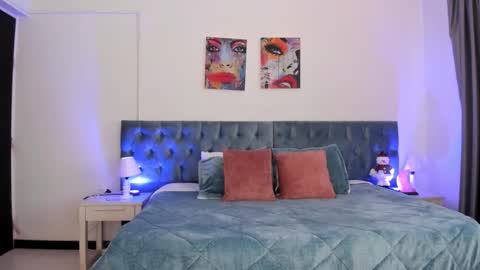 Regina online show from 11/22/25, 12:37