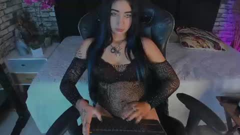 Snapshot of regina_storm chatting on 06/26/26, 03:00 online show from 06/26/26, 03:00