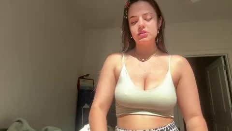 Its Reginaaa  online show from 06/07/26, 04:55
