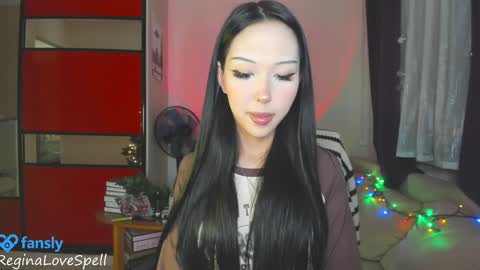 Snapshot of reginainspace chatting on 12/30/24, 01:15  Regina online show from 12/30/24, 01:15