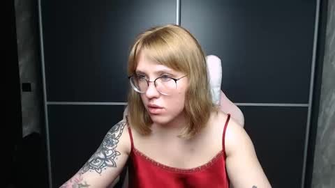 Snapshot of reginasmilee chatting on 02/10/25, 06:53 Regina online show from 02/10/25, 06:53