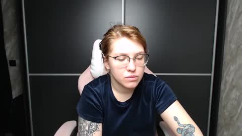 Snapshot of reginasmilee chatting on 02/12/25, 03:51 Regina online show from 02/12/25, 03:51