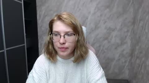 Snapshot of reginasmilee chatting on 02/18/25, 04:37 Regina online show from 02/18/25, 04:37