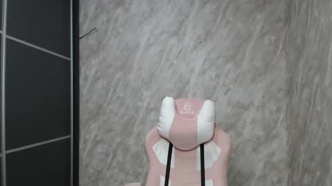 Snapshot of reginasmilee chatting on 02/21/25, 06:18 Regina online show from 02/21/25, 06:18