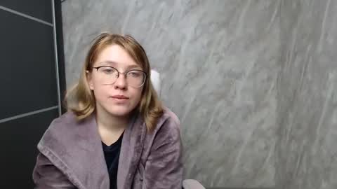 Snapshot of reginasmilee chatting on 02/22/25, 08:07 Regina online show from 02/22/25, 08:07