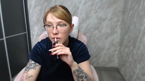 Snapshot of reginasmilee chatting on 02/22/25, 11:13 Regina online show from 02/22/25, 11:13