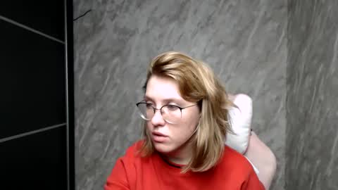 Snapshot of reginasmilee chatting on 03/05/25, 06:12 Regina online show from 03/05/25, 06:12