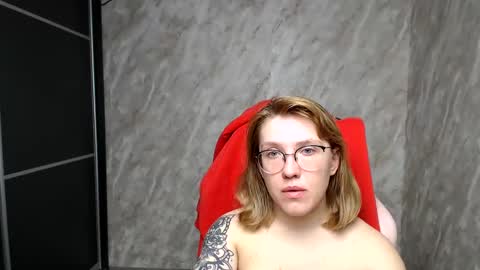 Snapshot of reginasmilee chatting on 03/05/25, 10:33 Regina online show from 03/05/25, 10:33