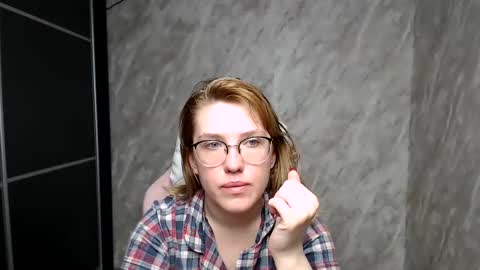 Snapshot of reginasmilee chatting on 03/08/25, 02:34 Regina online show from 03/08/25, 02:34