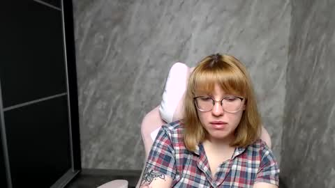 Snapshot of reginasmilee chatting on 03/08/25, 05:59 Regina online show from 03/08/25, 05:59