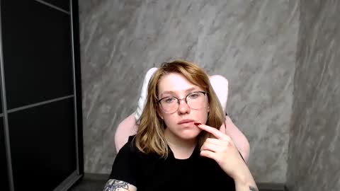 Snapshot of reginasmilee chatting on 03/09/25, 11:14 Regina online show from 03/09/25, 11:14