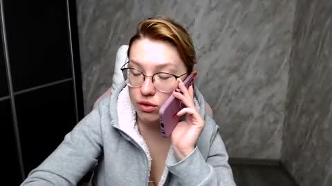 Snapshot of reginasmilee chatting on 03/11/25, 04:43 Regina online show from 03/11/25, 04:43