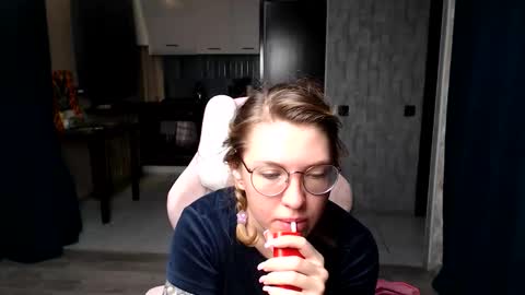 Snapshot of reginasmilee chatting on 09/14/25, 11:48 Regina online show from 09/14/25, 11:48