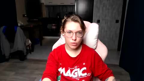 Snapshot of reginasmilee chatting on 09/21/25, 11:50 Regina online show from 09/21/25, 11:50