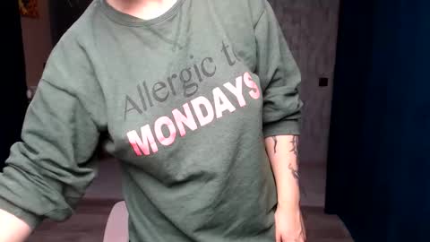 Snapshot of reginasmilee chatting on 09/30/25, 02:49 Regina online show from 09/30/25, 02:49