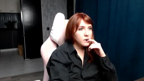 Snapshot of reginasmilee chatting on 09/30/25, 02:55 Regina online show from 09/30/25, 02:55