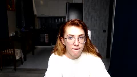 Snapshot of reginasmilee chatting on 10/18/25, 01:01 Regina online show from 10/18/25, 01:01