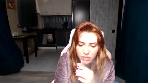 Snapshot of reginasmilee chatting on 10/19/25, 11:27 Regina online show from 10/19/25, 11:27