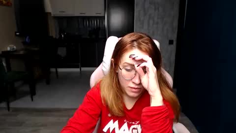 Snapshot of reginasmilee chatting on 10/30/25, 01:51 Regina online show from 10/30/25, 01:51