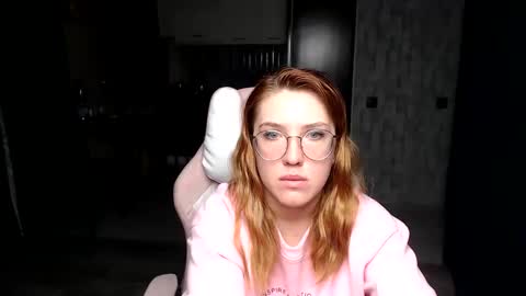 Snapshot of reginasmilee chatting on 11/09/25, 01:37 Regina online show from 11/09/25, 01:37