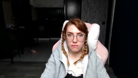 Snapshot of reginasmilee chatting on 11/20/25, 01:50 Regina online show from 11/20/25, 01:50